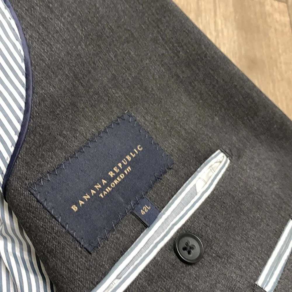 Banana Republic Tailored Fit‎ 2 Button Minimalist Business Casual Blazer Jacket